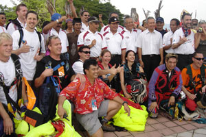 KK Group Shot with VIPs